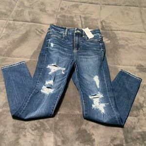 Brand new American Eagle Outfitters lightly distressed jeans